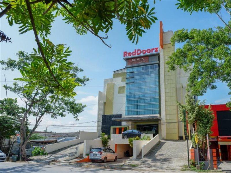 Reddoorz Plus Near Hotel Benua Kendari Ngoại thất bức ảnh