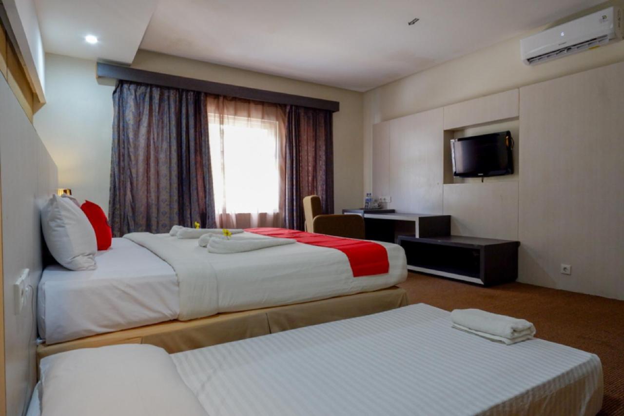 Reddoorz Plus Near Hotel Benua Kendari Ngoại thất bức ảnh