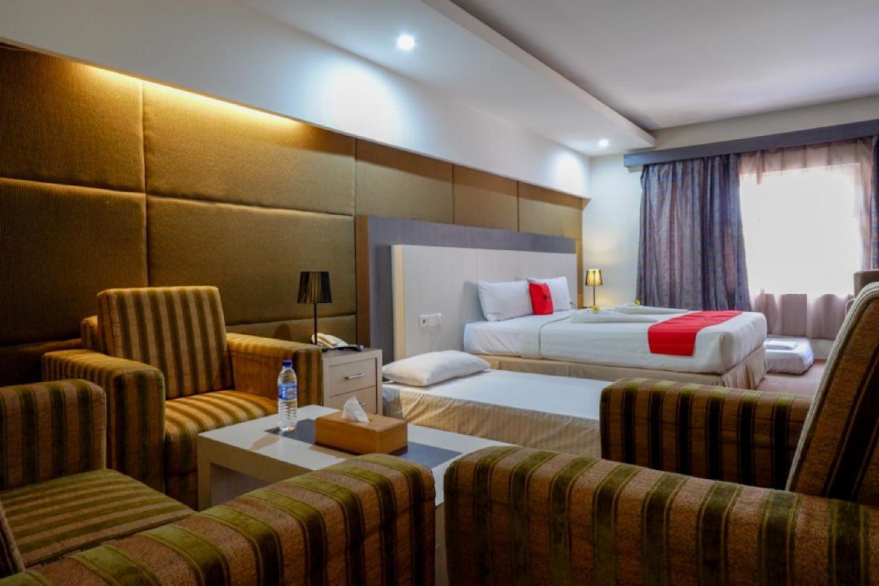 Reddoorz Plus Near Hotel Benua Kendari Ngoại thất bức ảnh