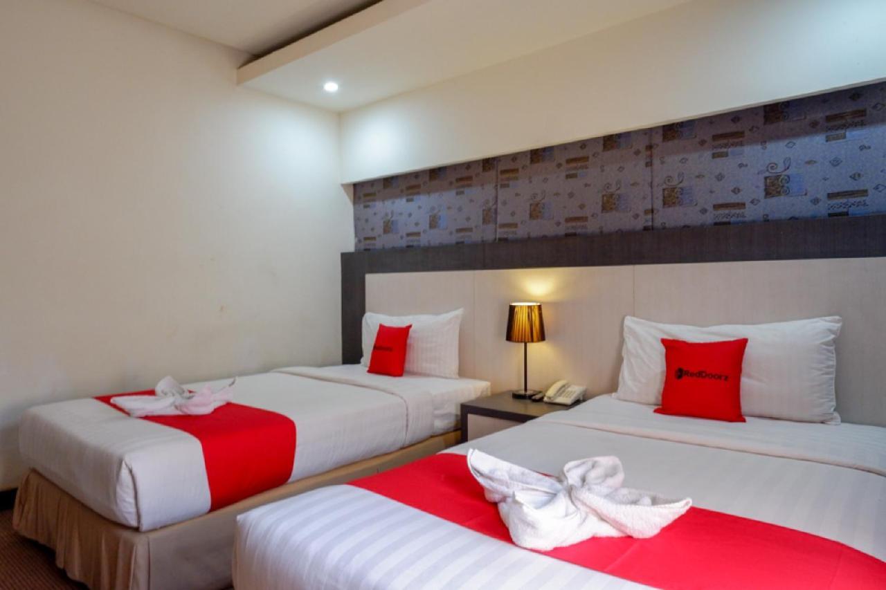 Reddoorz Plus Near Hotel Benua Kendari Ngoại thất bức ảnh