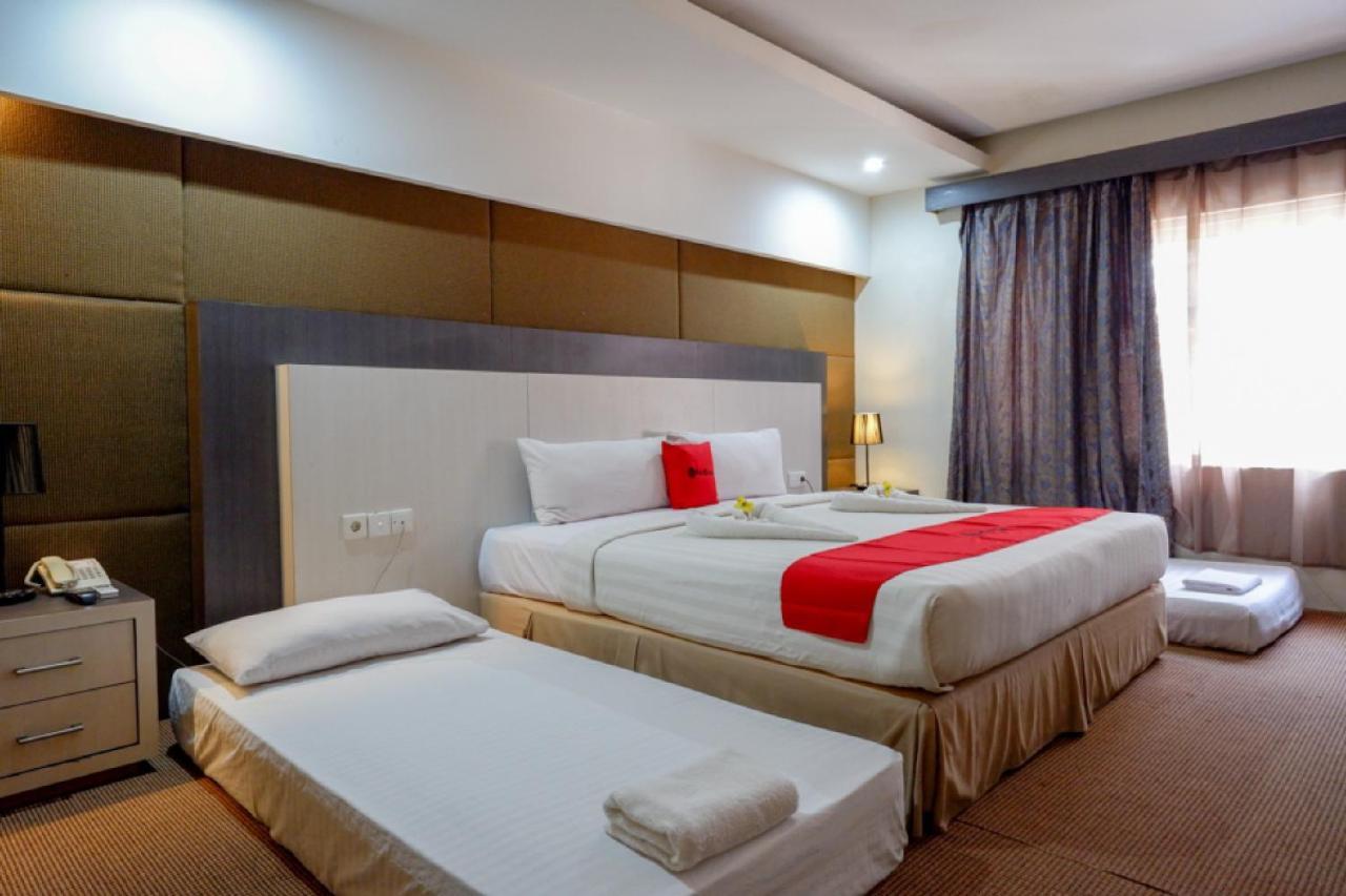 Reddoorz Plus Near Hotel Benua Kendari Ngoại thất bức ảnh