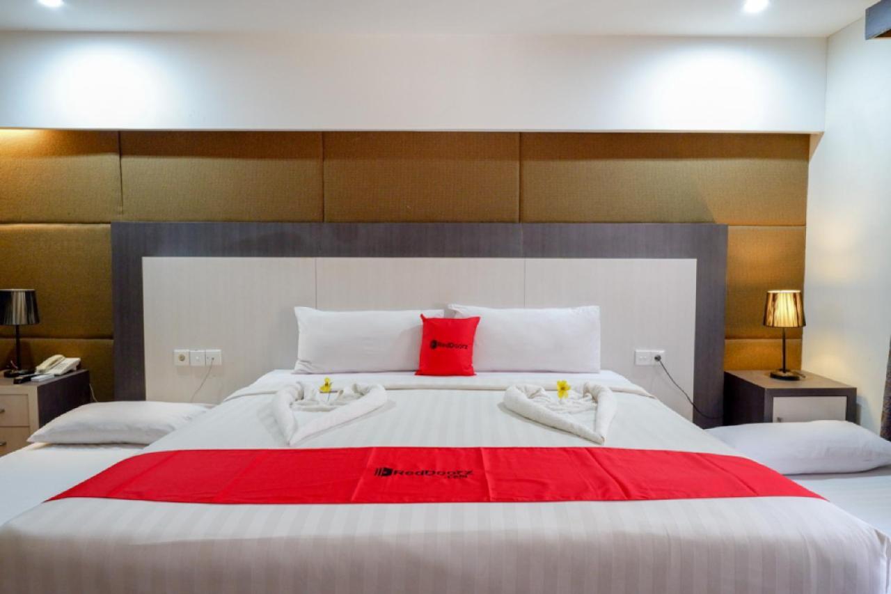 Reddoorz Plus Near Hotel Benua Kendari Ngoại thất bức ảnh