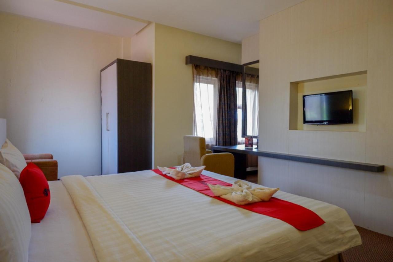 Reddoorz Plus Near Hotel Benua Kendari Ngoại thất bức ảnh