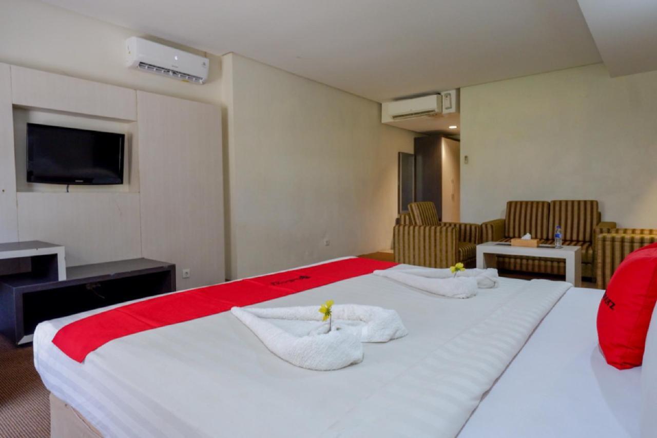 Reddoorz Plus Near Hotel Benua Kendari Ngoại thất bức ảnh