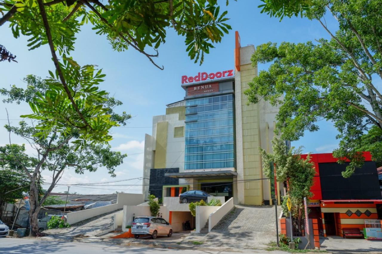 Reddoorz Plus Near Hotel Benua Kendari Ngoại thất bức ảnh