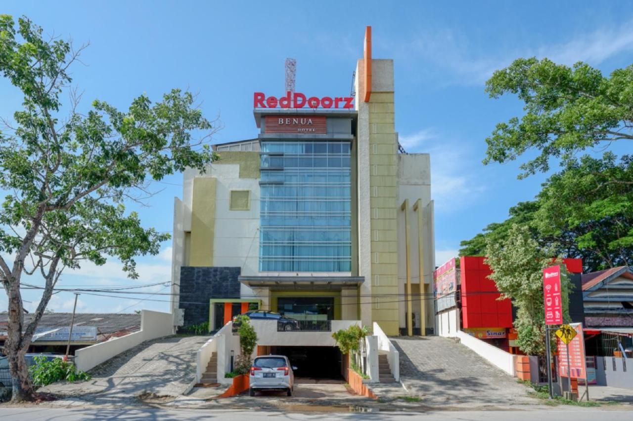 Reddoorz Plus Near Hotel Benua Kendari Ngoại thất bức ảnh