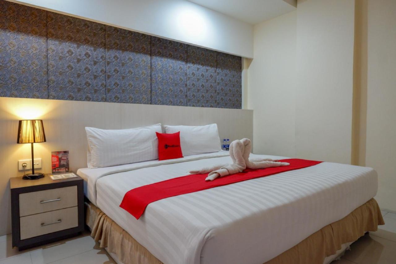 Reddoorz Plus Near Hotel Benua Kendari Ngoại thất bức ảnh